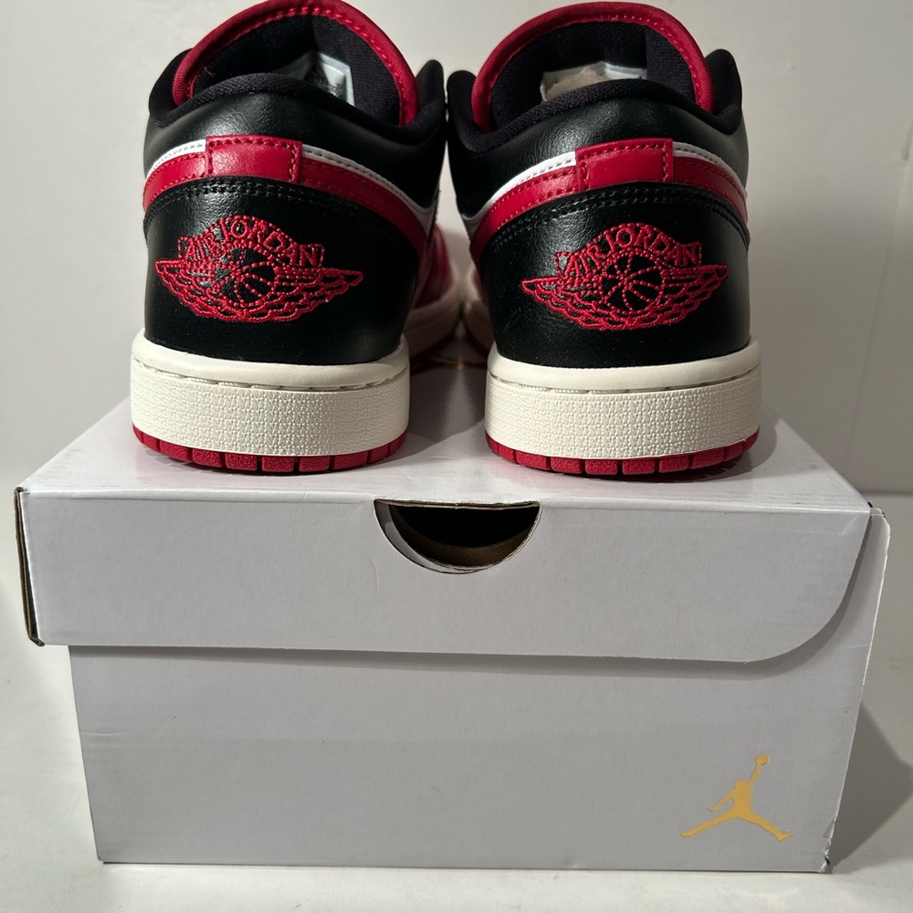 Jordan 1 Low Reverse Black Toe - Picture 3 of 4